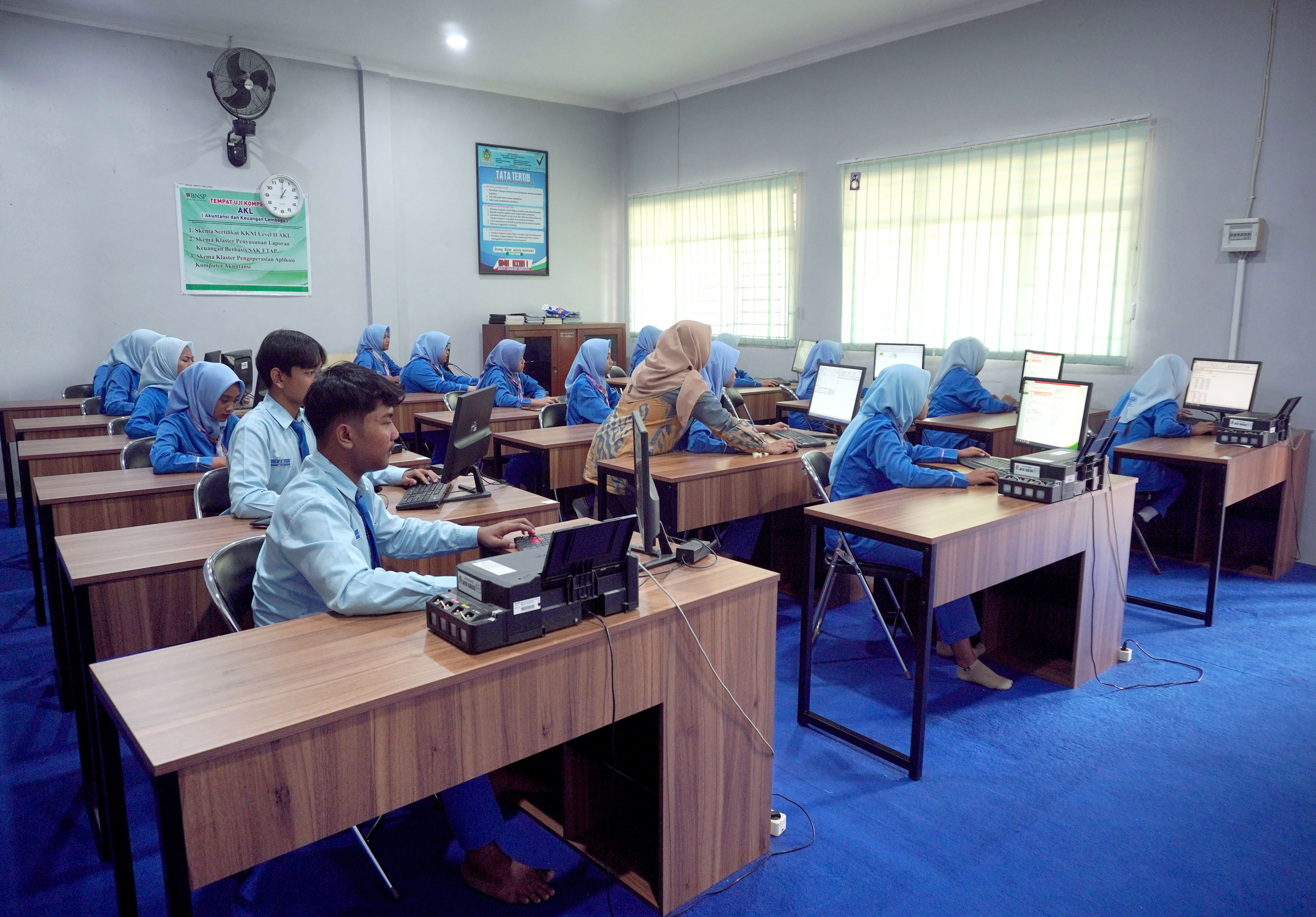 Akuntansi dan Keuangan Lembaga